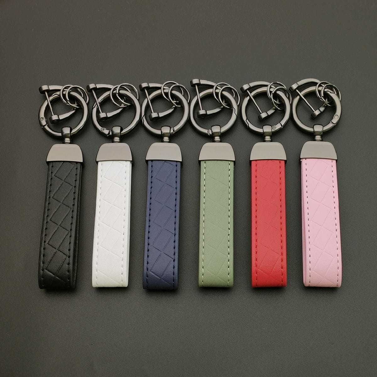 سلسلة مفاتيح جلدية مخصصة بالاس - مراجعة Car Accessories Name وسعره